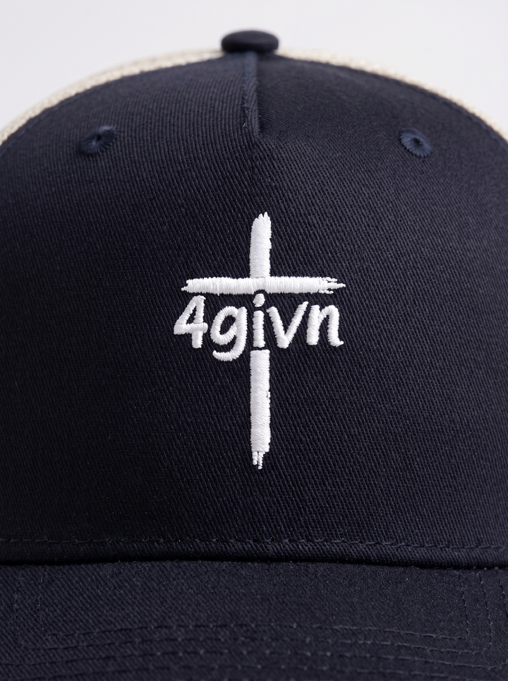 Essential Cap navy ecru detail voorlogo