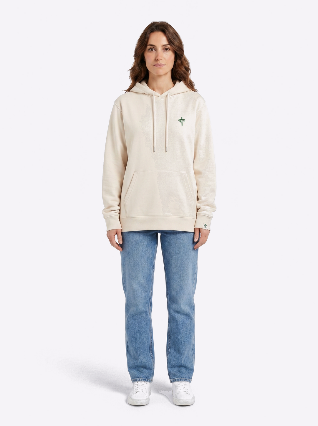 Vrouwelijk model draagt Daughter of the King Natural Raw hoodie voorkant oversized